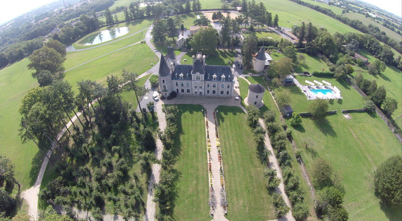 Hotel Chateau De La Barbiniere Saint-Laurent-sur-Sevre Exterior photo